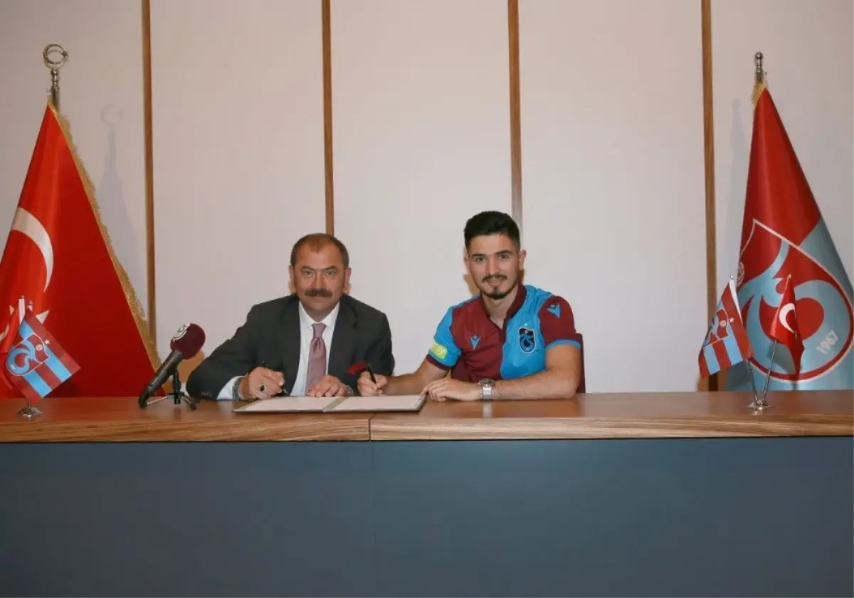 Trabzonspor\'da Fıratcan Üzüm imzayı attı