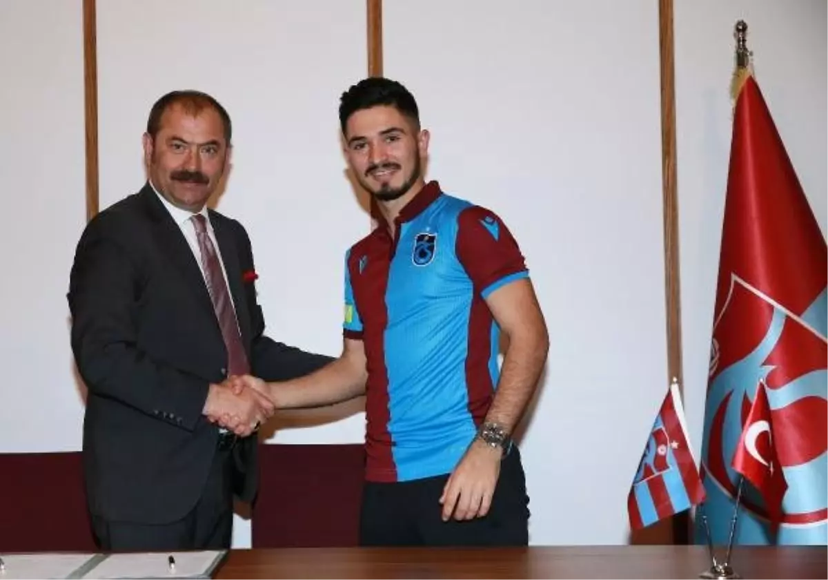 Trabzonspor, Fıratcan Üzüm için imza töreni düzenledi