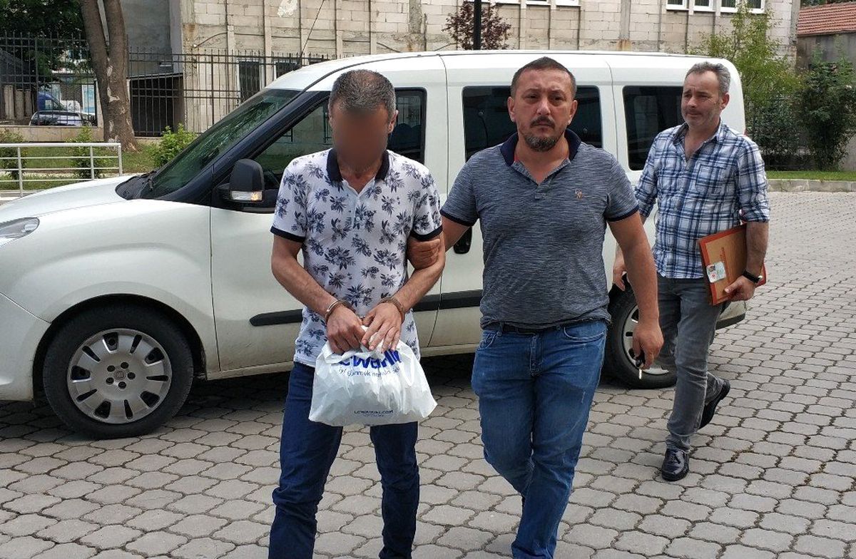 Uyuşturucu hap ve bonzai ile yakalandı