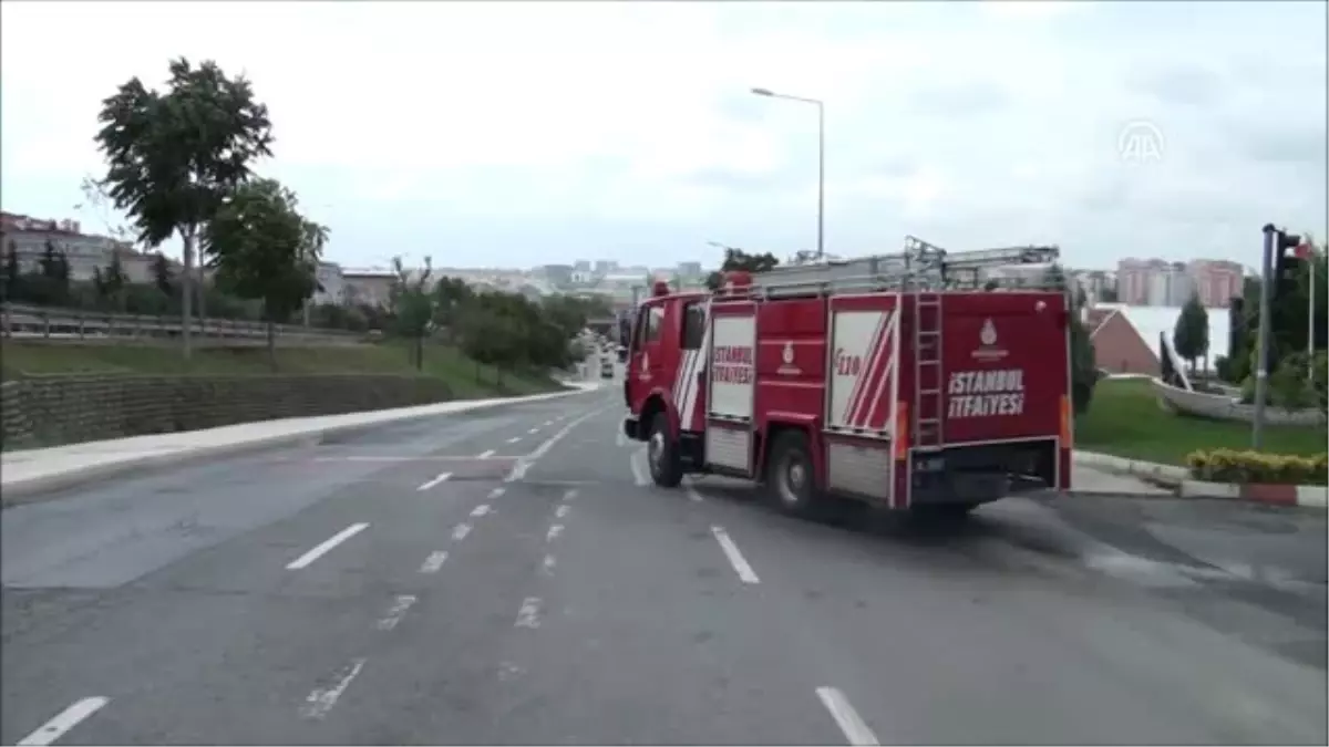 Yavru kediyi kurtaran işçi ödüllendirildi