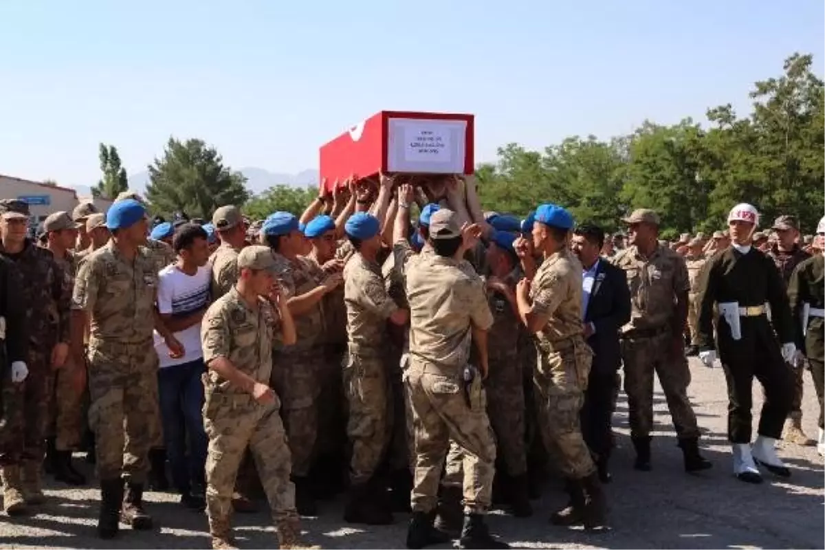 4 yıl sonra şehit olduğu ortaya çıkan uzman çavuş için tören