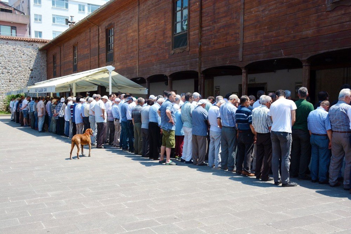 AK Parti Sinop teşkilatı Muhammed Mürsî için namaza durdu