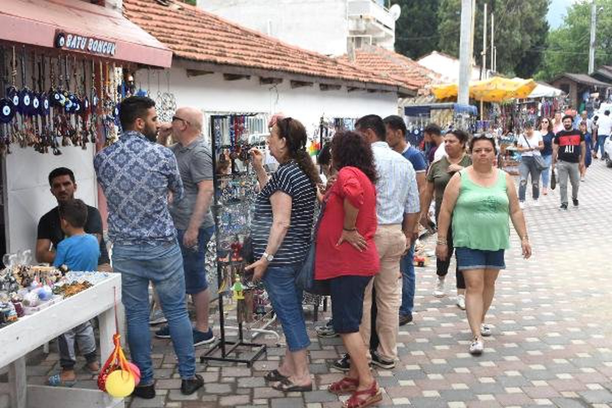 Ateşin camla buluştuğu Nazarköy\'e yazın ilgi arttı