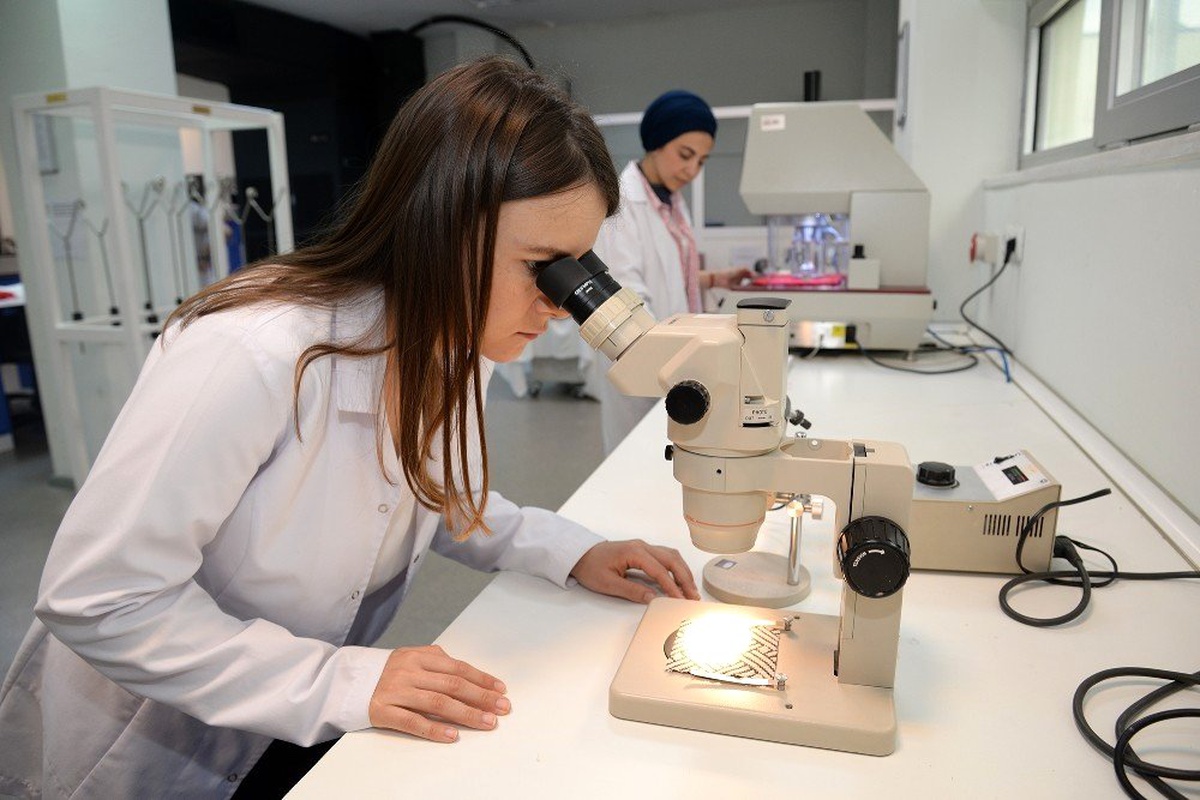 Aylık 4 bin 500 TL bursla staja başladılar