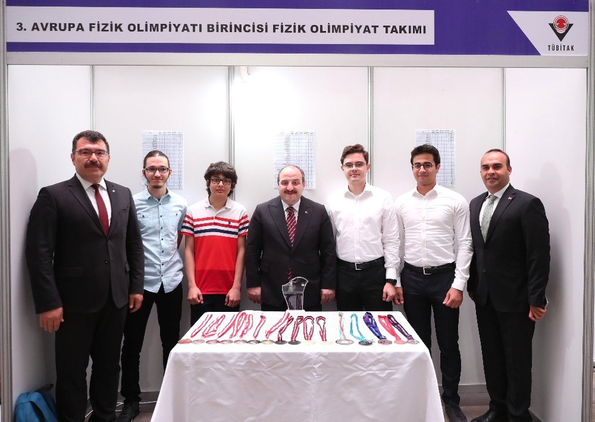 Bakan Varank\'tan genç bilim insanına patent sözü