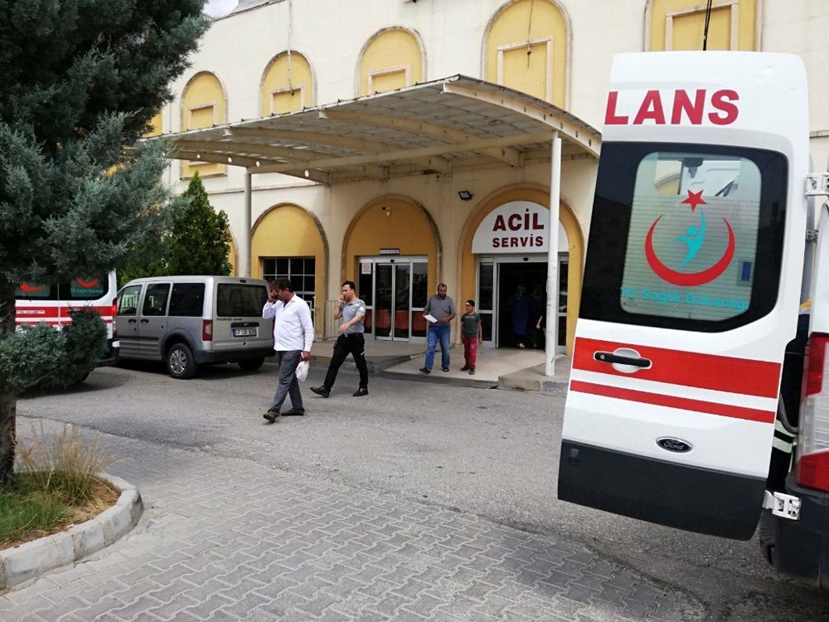 Boya yaparken akıma kapılarak yaralandı