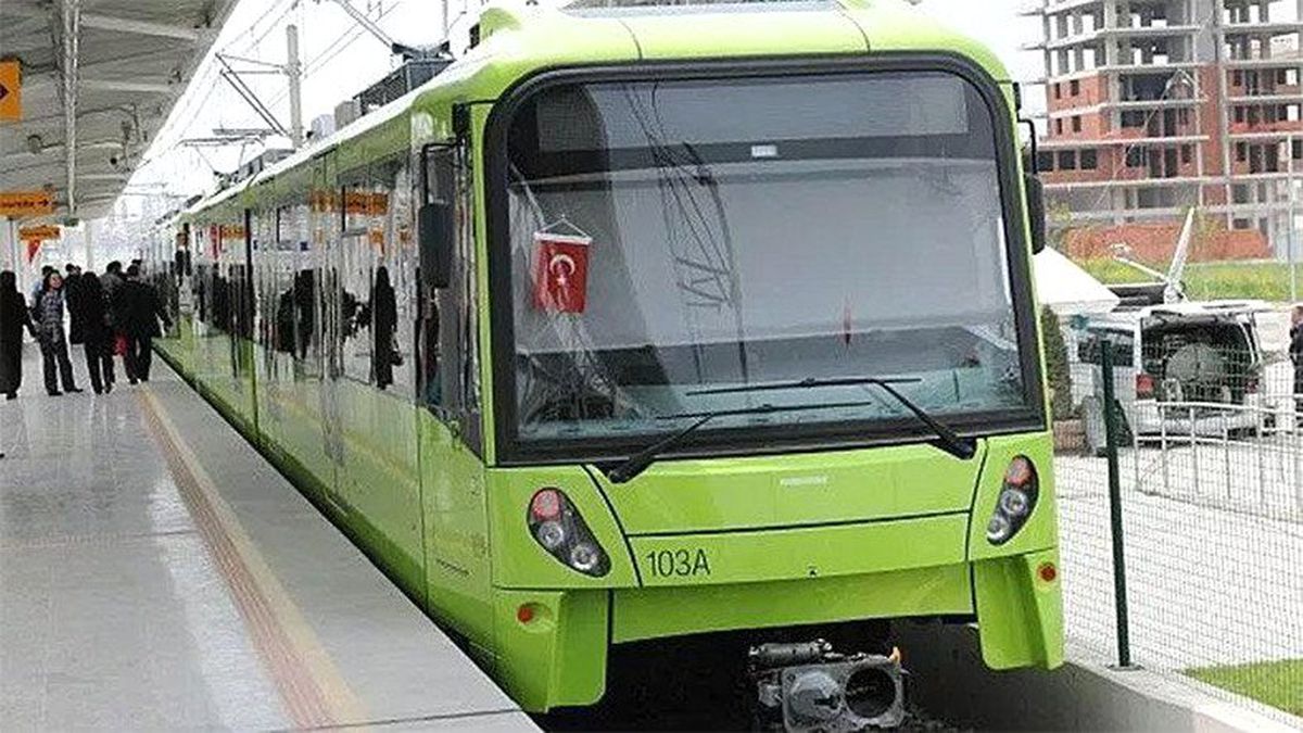 Bursa\'da Metro Hattına Yıldırım Düştü