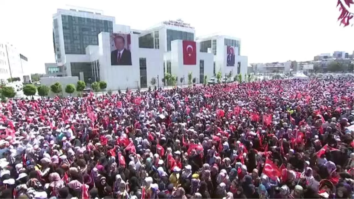 Cumhurbaşkanı Erdoğan: Birileri konuşur biz yaparız, farkımız bu