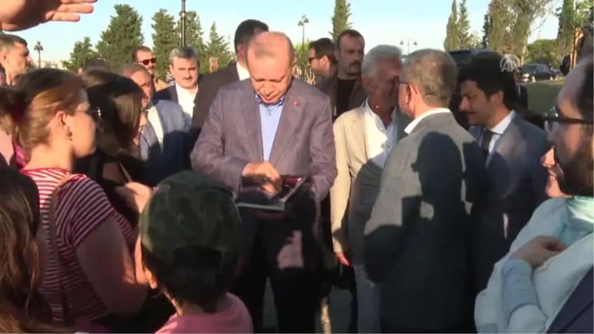 Cumhurbaşkanı Erdoğan, Nakkaştepe Millet Bahçesi\'ni gezdi (2)