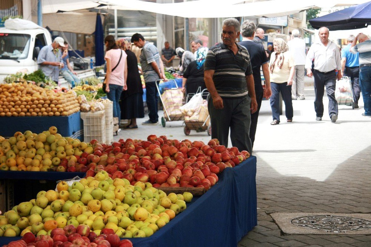 Denizli\'de sebze ve meyve fiyatları düşüşe geçti