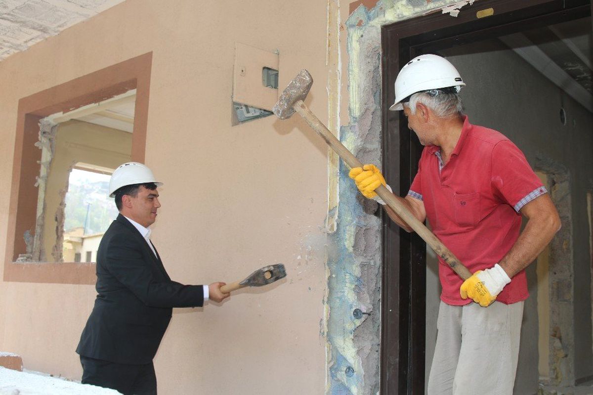 Hacılar\'da kentsel dönüşümde 2. Etap yıkım çalışmaları başladı