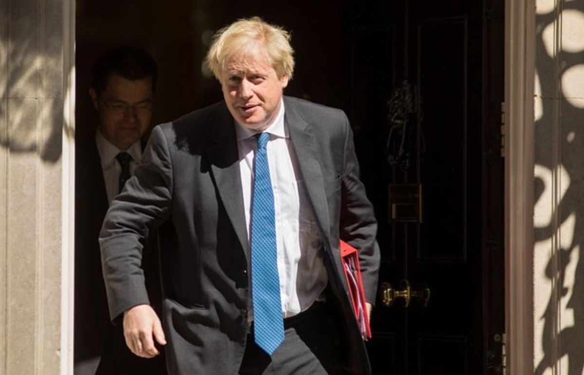İngiltere\'de ikinci turun galibi de Johnson oldu