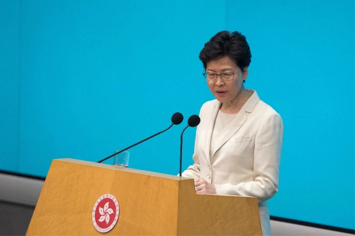 İstifası istenen Hong Kong lideri halktan yeniden özür diledi