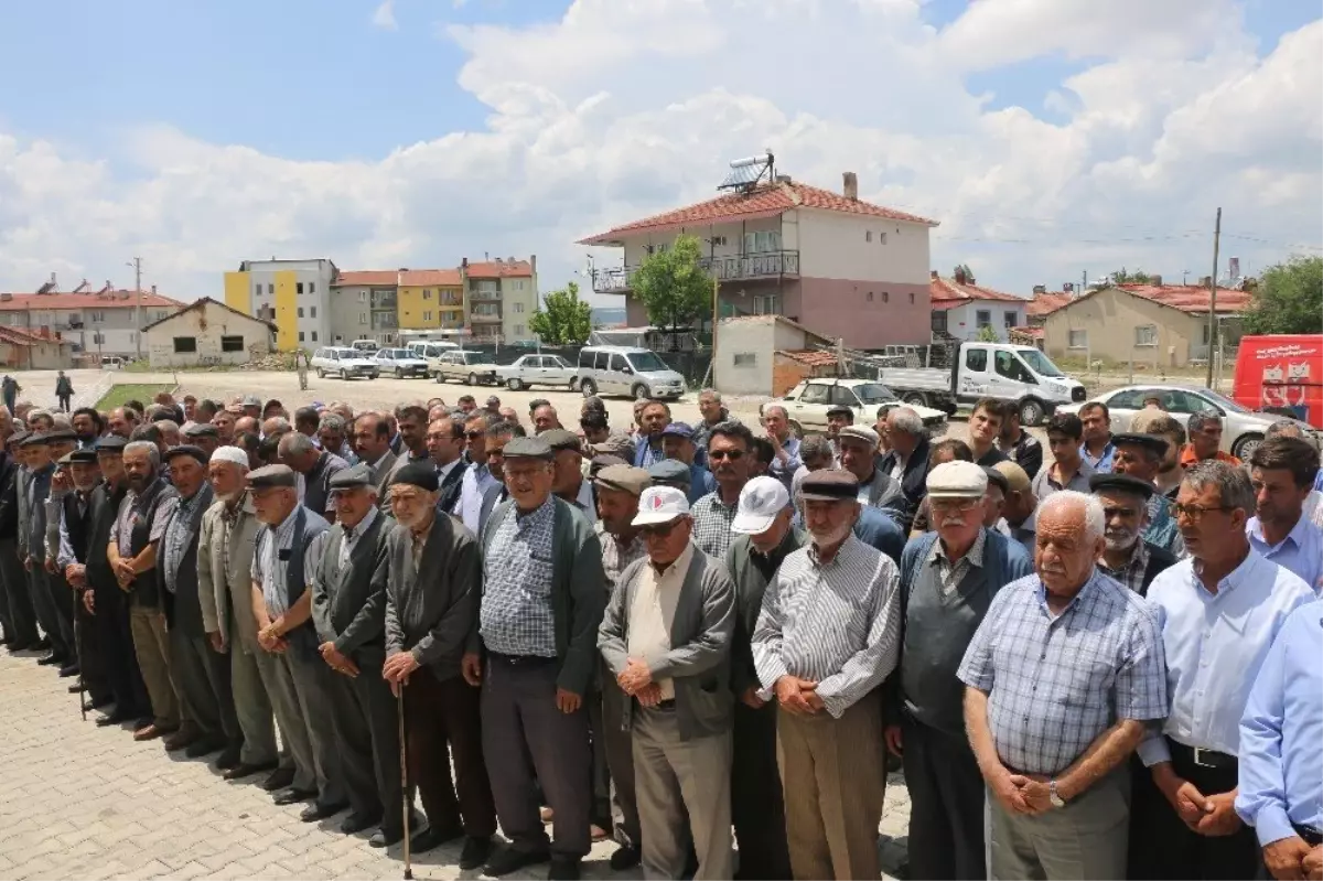 Kırka mahallesinde yağmur ve şükür duası yapıldı