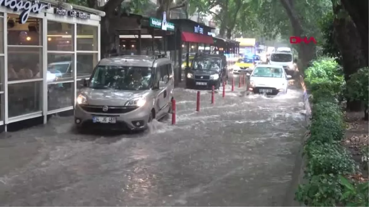 KOCAELİ Kuaförü su bastı, müşteri ve çalışanlar mahsur kaldı