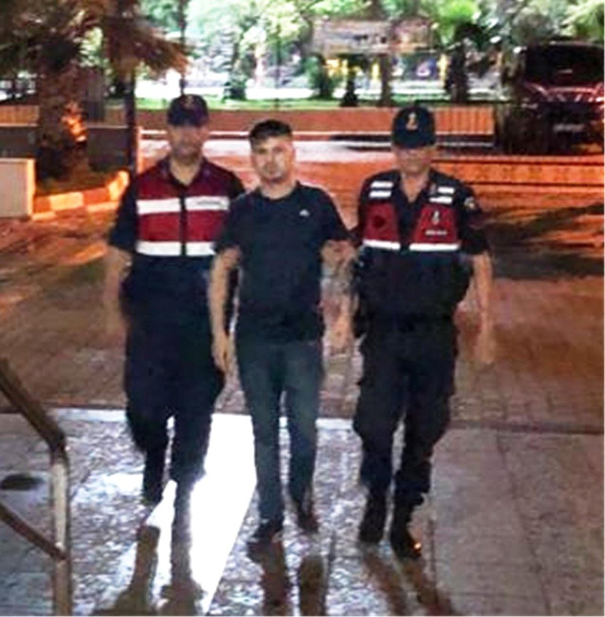 Kocaeli\'nde 31 yıl kesinleşmiş hapisle aranan cinayet zanlısı Aydın\'da yakalandı