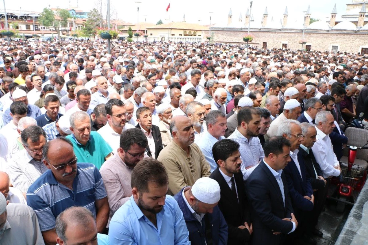 Konya\'da Mursi için gıyabi cenaze namazı kılındı