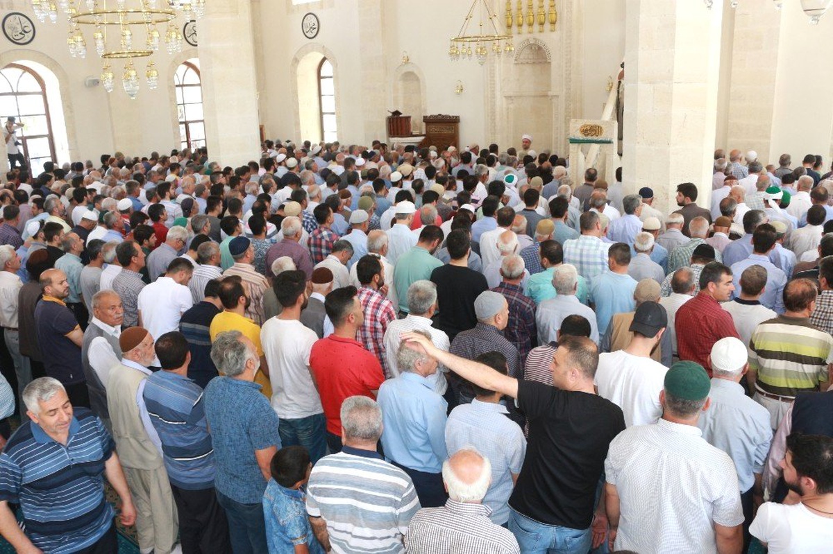 Muhammed Mursi için gıyabi cenaze namazı