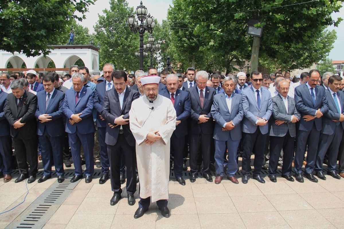 Mursi için Ankara\'da gıyabi cenaze namazı kılındı