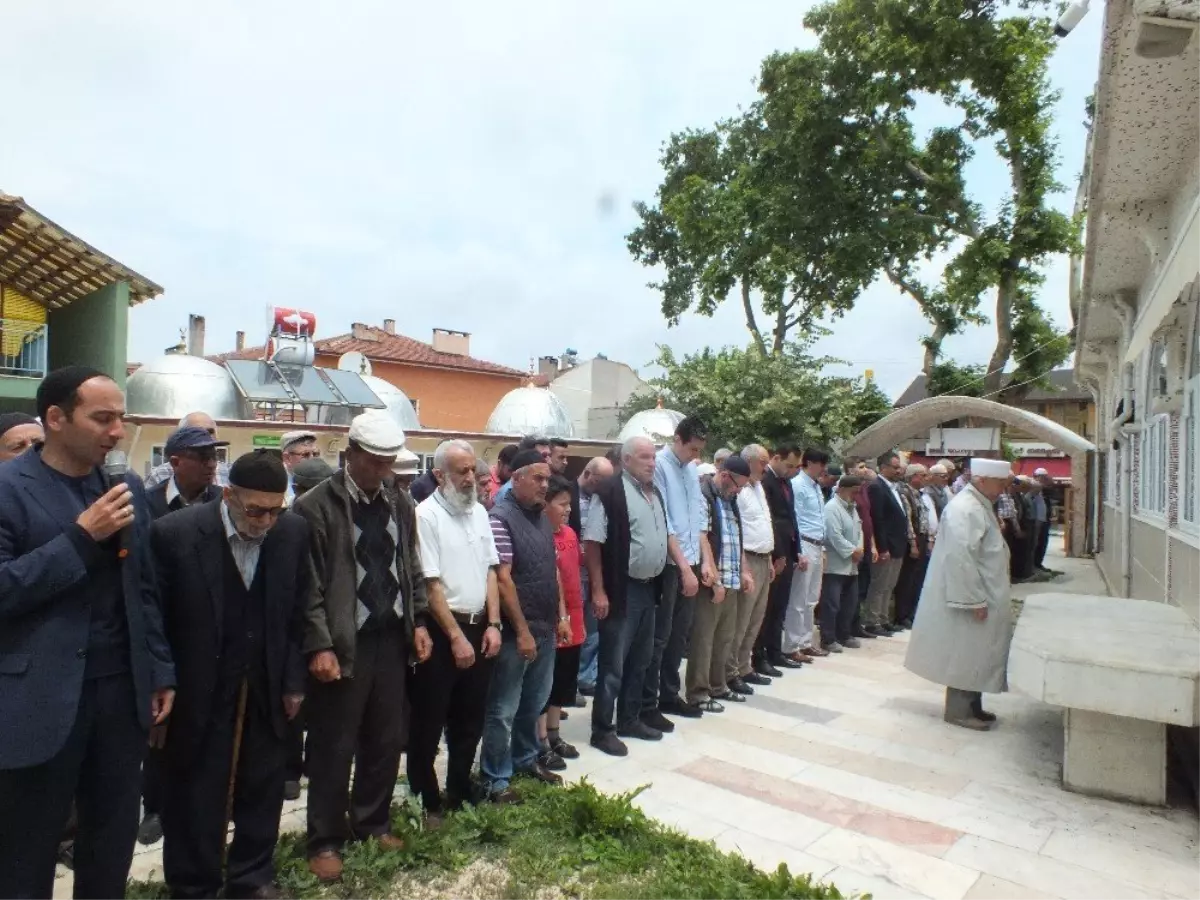 Mursi için Pazaryeri ilçesinde de gıyabi cenaze namazı kılındı