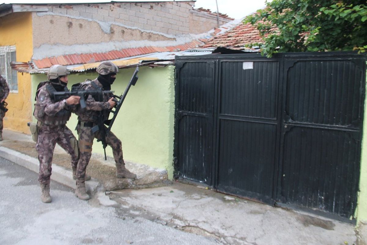 Şafak vakti uyuşturucu operasyonu