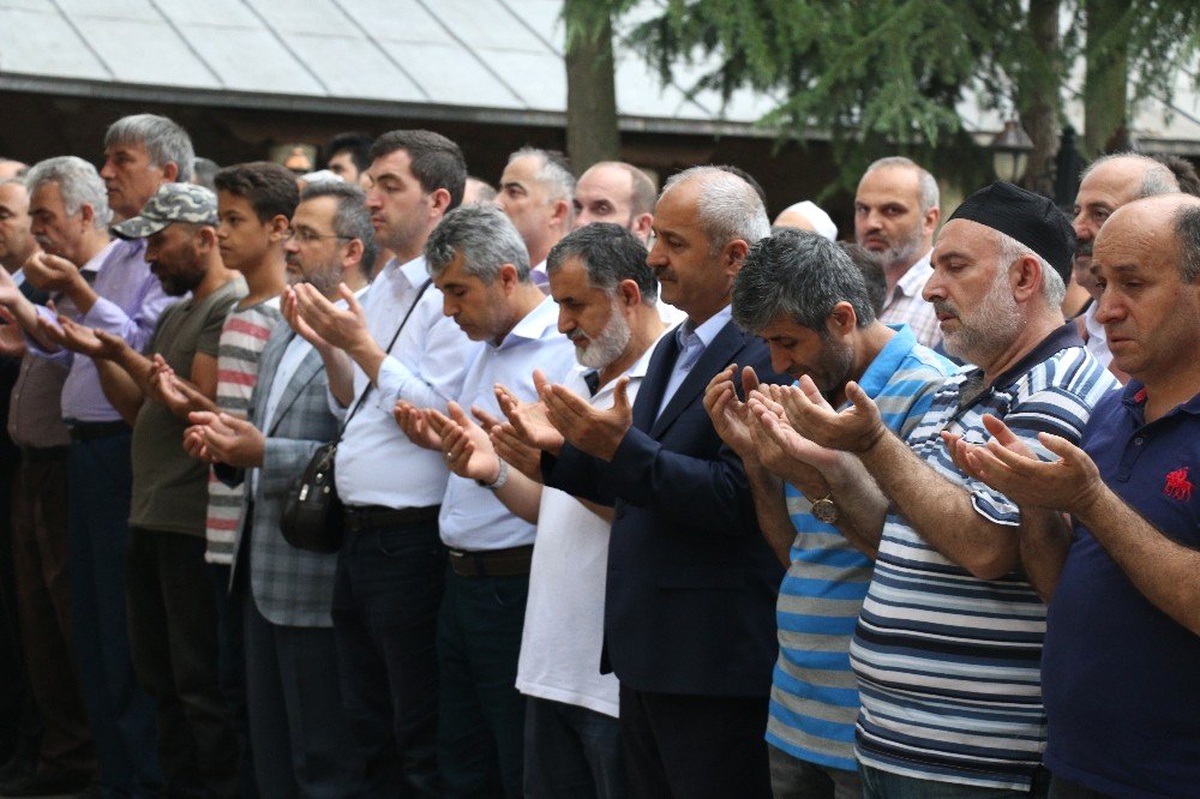 Said Mursi için Gebze\'de gıyabi cenaze namazı kılındı