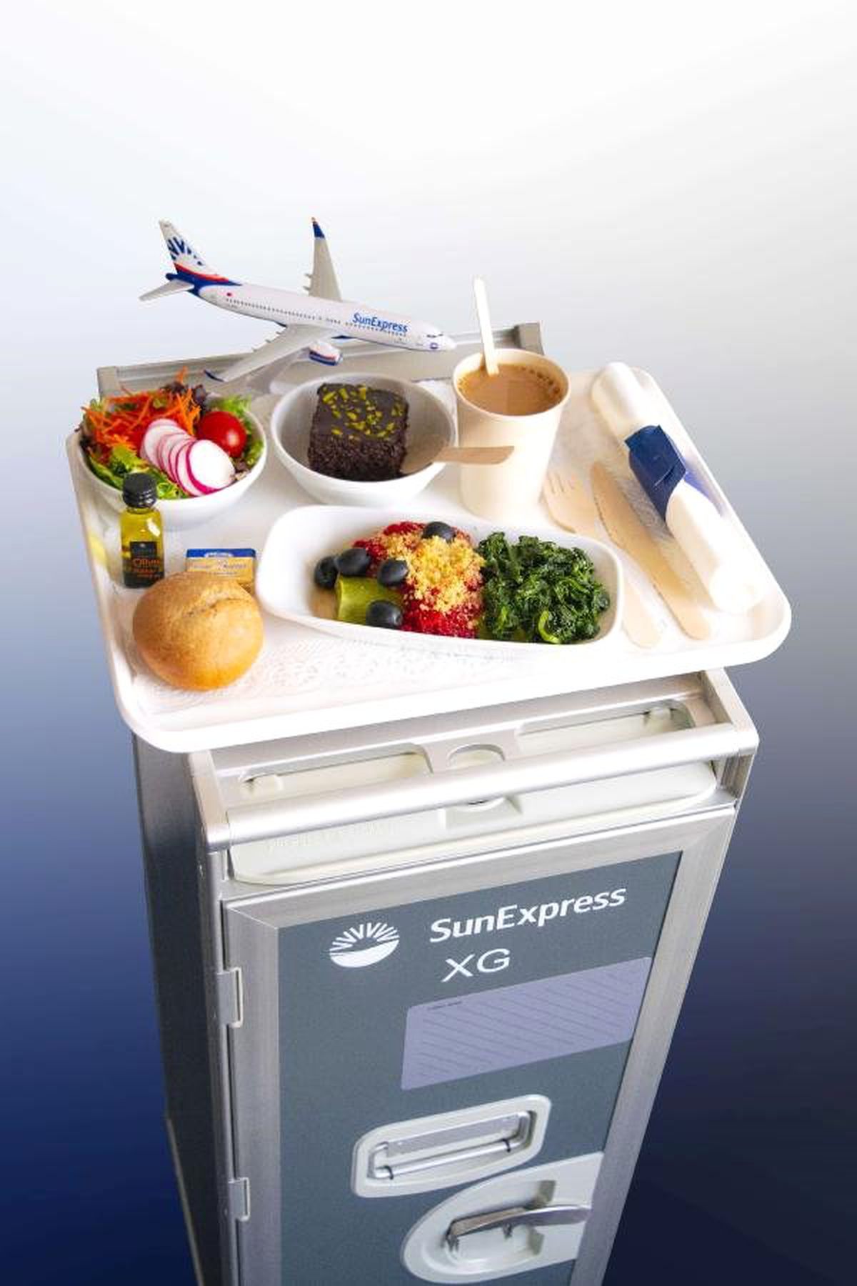SunExpress, uluslararası uçuşlarında plastik ürünleri kaldırdı