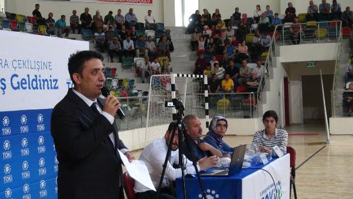 TOKİ kurasında sevinç ve gözyaşı bir arada