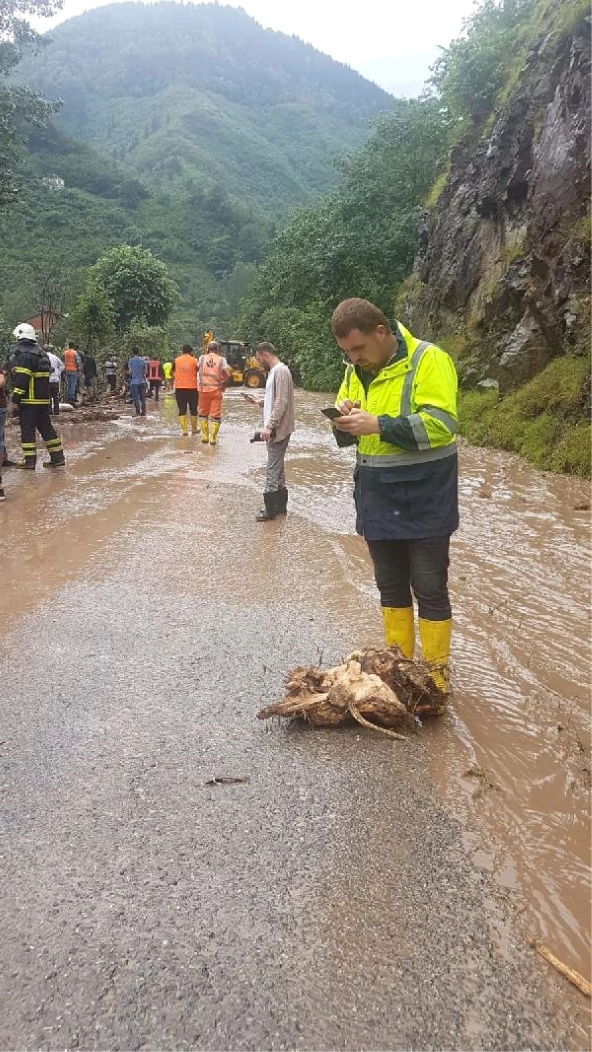 Trabzon\'da taşkın: 1 ölü, 1 kayıp, 1 yaralı - Yeniden