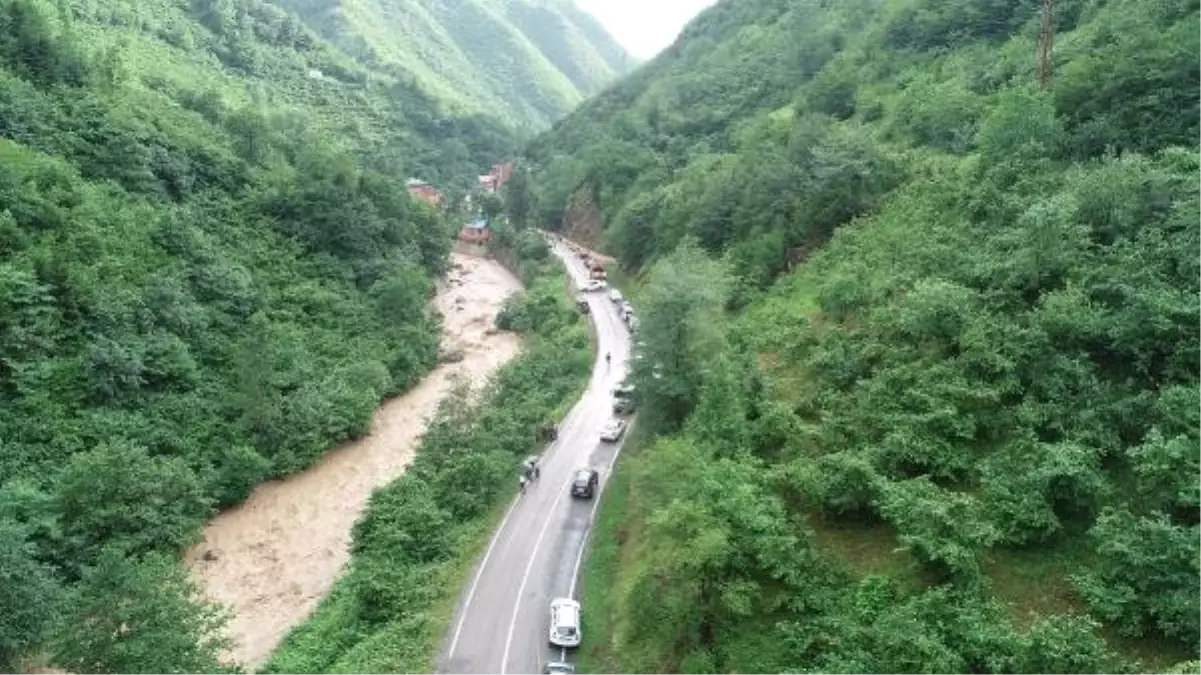 Trabzon\'da taşkın: 2 ölü, 1 yaralı (2)