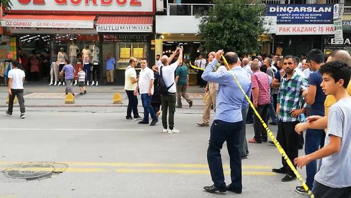Unutulan çocuk çantası \'bomba\' paniğine neden oldu
