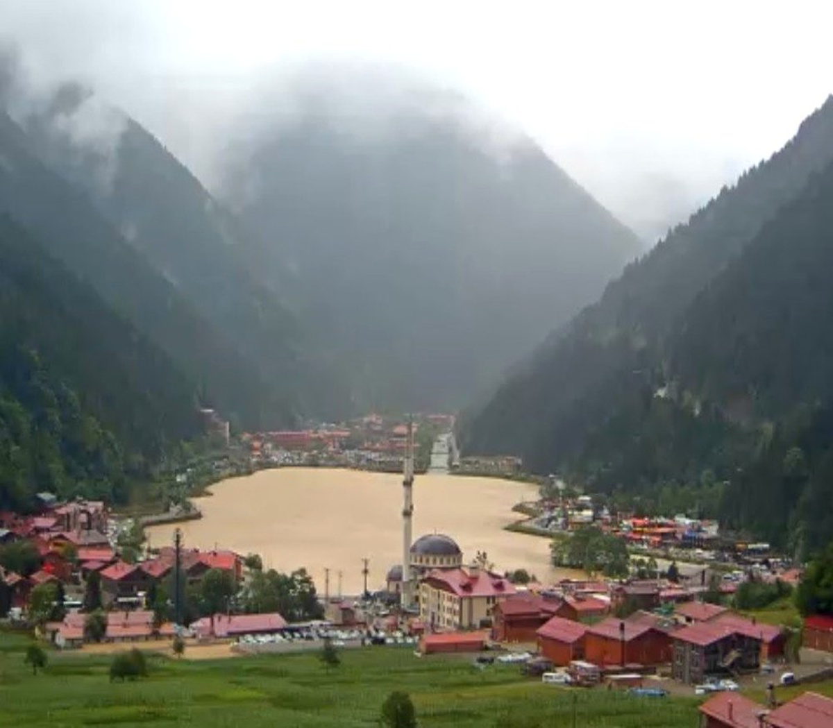 Uzungöl\'ü görenler gözlerine inanamadı