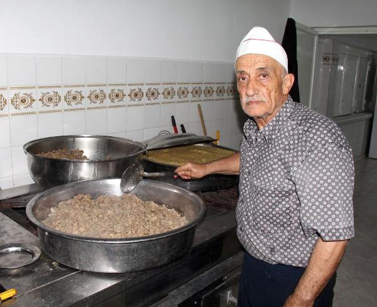 55 yıldır yemek kepçesini elinden düşürmüyor