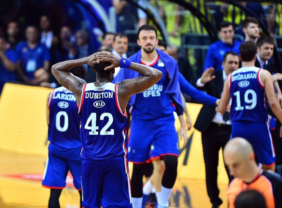 Basketbol Süper Ligi\'nde şampiyon son maça kaldı