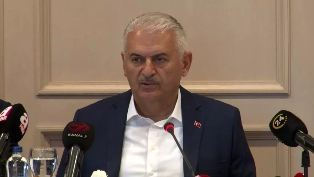 Binali Yıldırım: "Rakibim CHP adayı hala kendini Belediye Başkanı zannediyor"