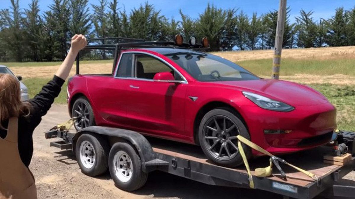 Bir Kadın, Tesla Model 3\'ü Lüks Bir Pikaba Dönüştürdü (Video)