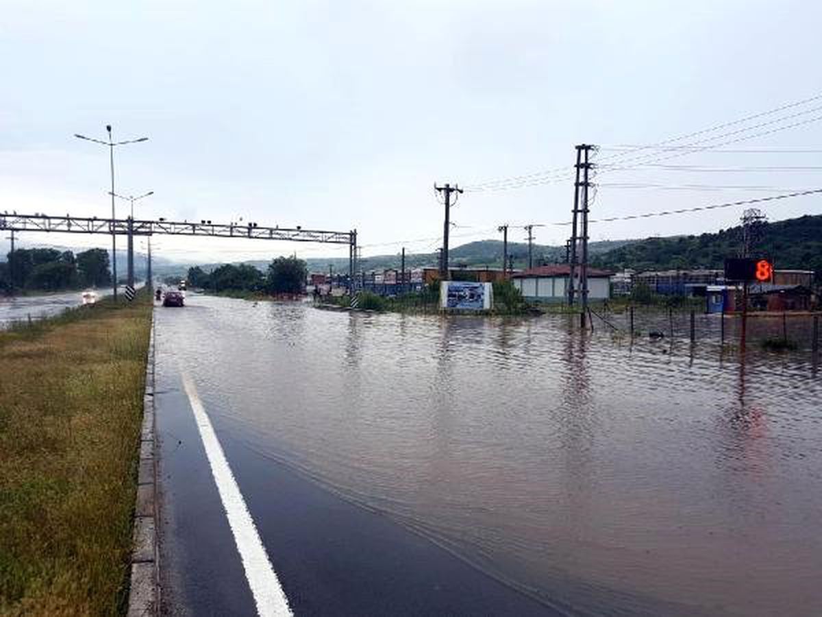 Bolu\'da sel, D-100\'ün Ankara yönü trafiğe kapandı (3)
