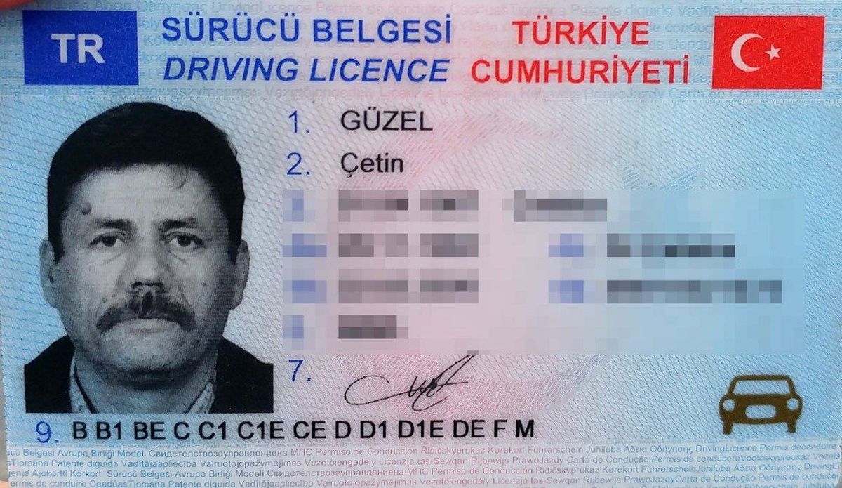 Çatalca\'da hatalı sollama yapan çekici tırla kafa kafaya çarpıştı