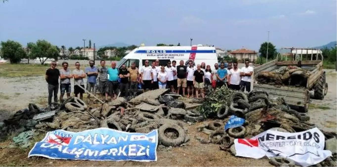 Dalyan Kanalı temizlendi, 20 traktör römorku atık çıktı