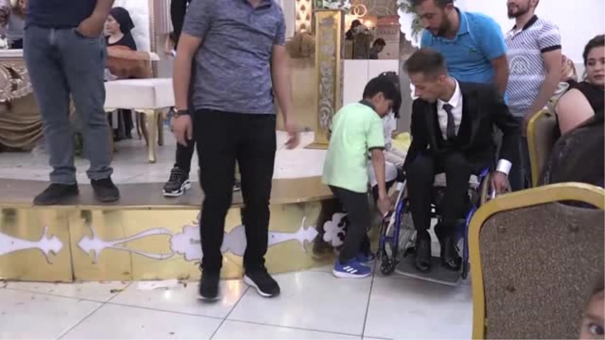 Engelli çiftin spor salonunda başlayan aşkı düğünle taçlandı