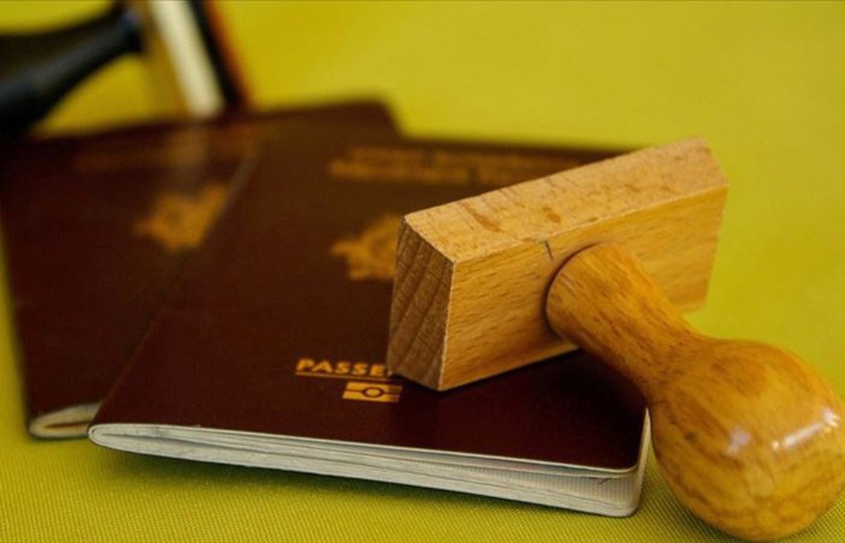 İran yabancı turistlerin pasaportuna mühür vurmayacak