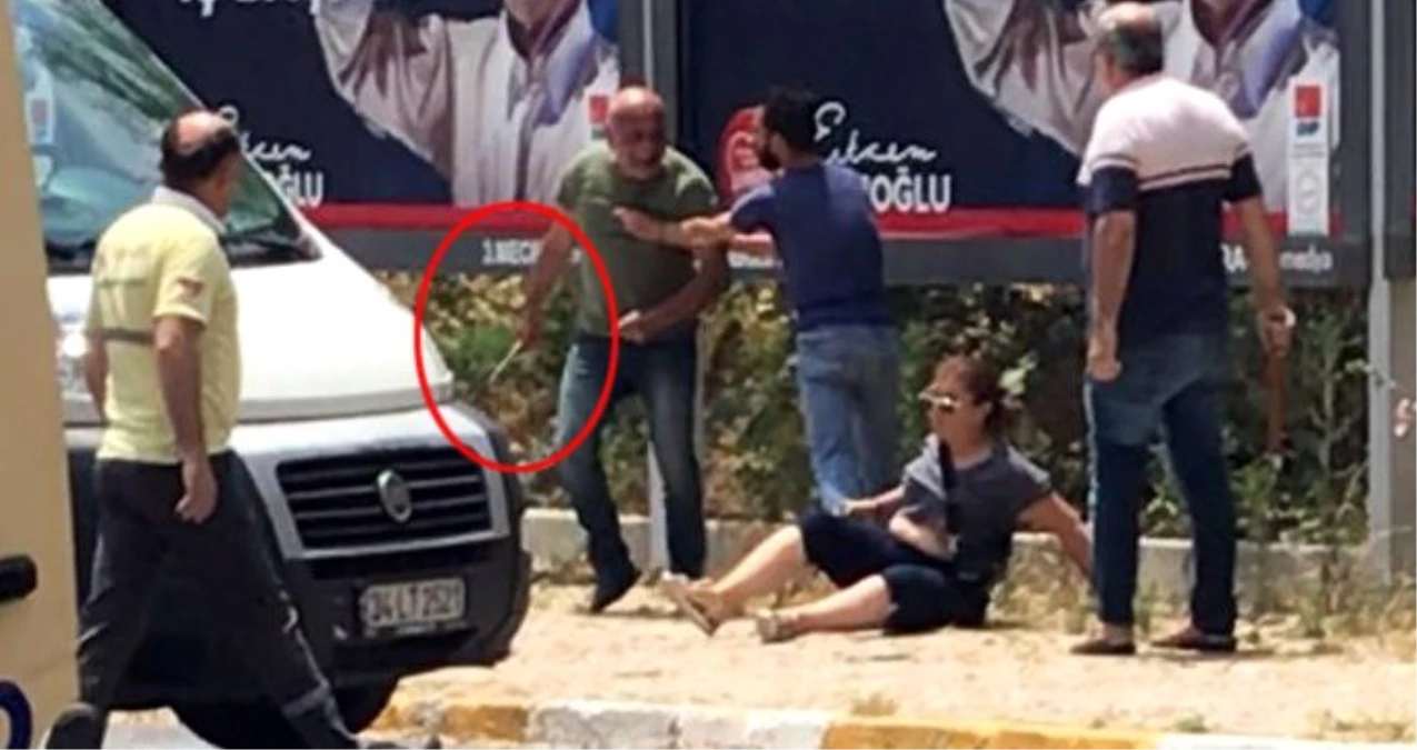 İstanbul\'un göbeğinde eski karısını dövüp bıçakladı! Mahalledeki genç, yaralı kadını kurtardı