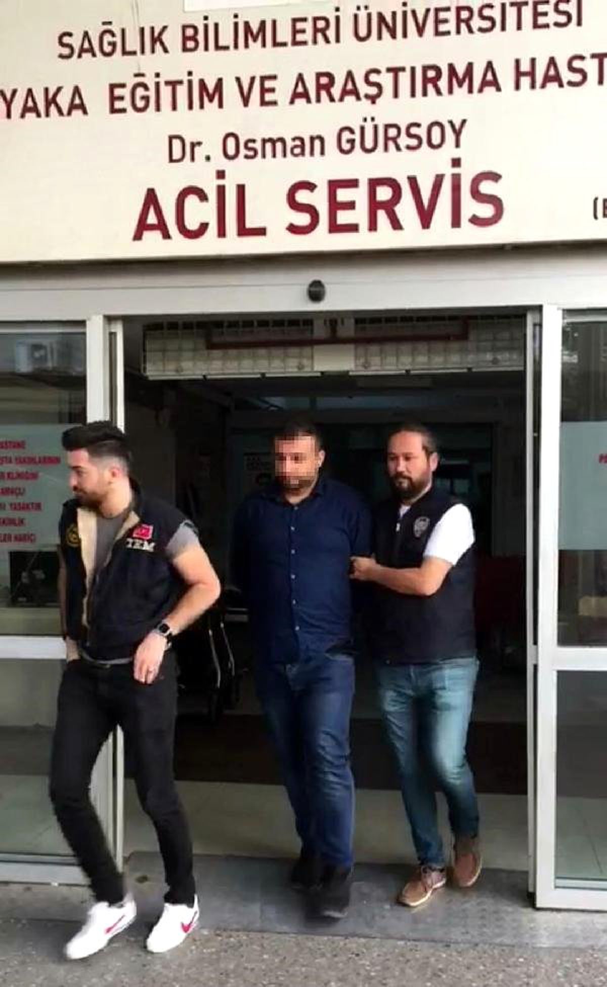 İzmir\'de eylem hazırlığındaki 12 PKK şüphelisi yakalandı