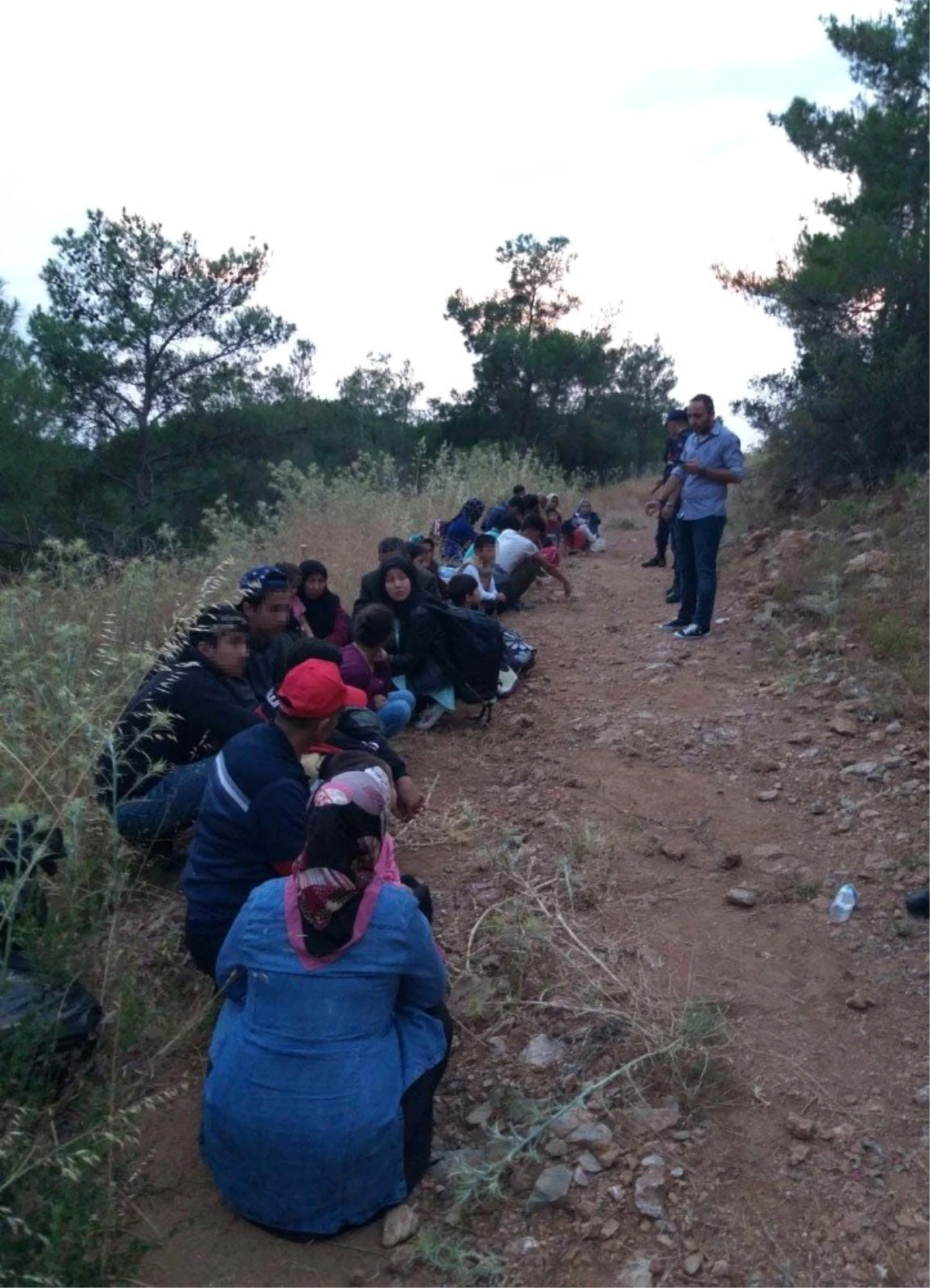 İzmir\'de göçmen kaçakçılığına yönelik operasyon