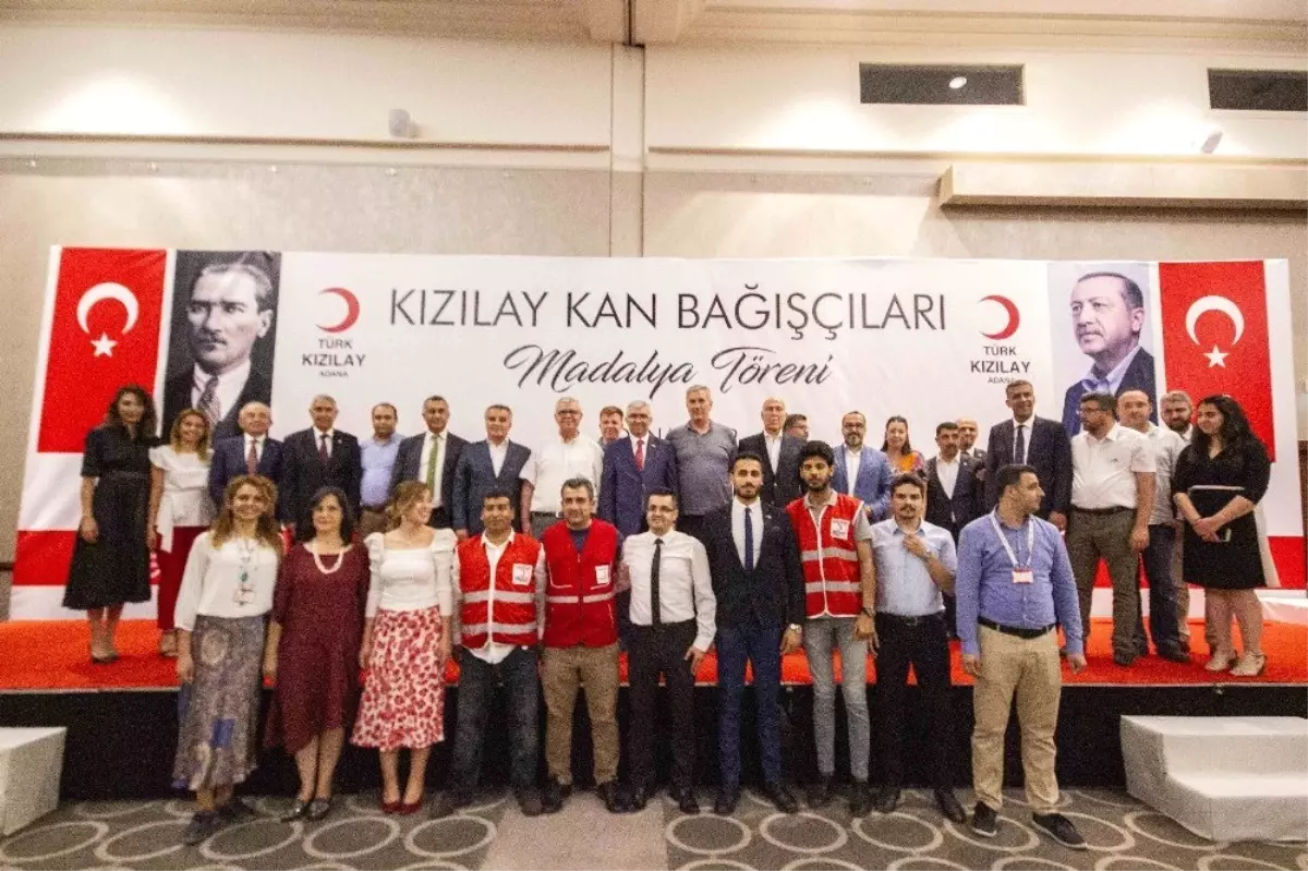 Kızılay\'dan kan bağışçılarına madalya