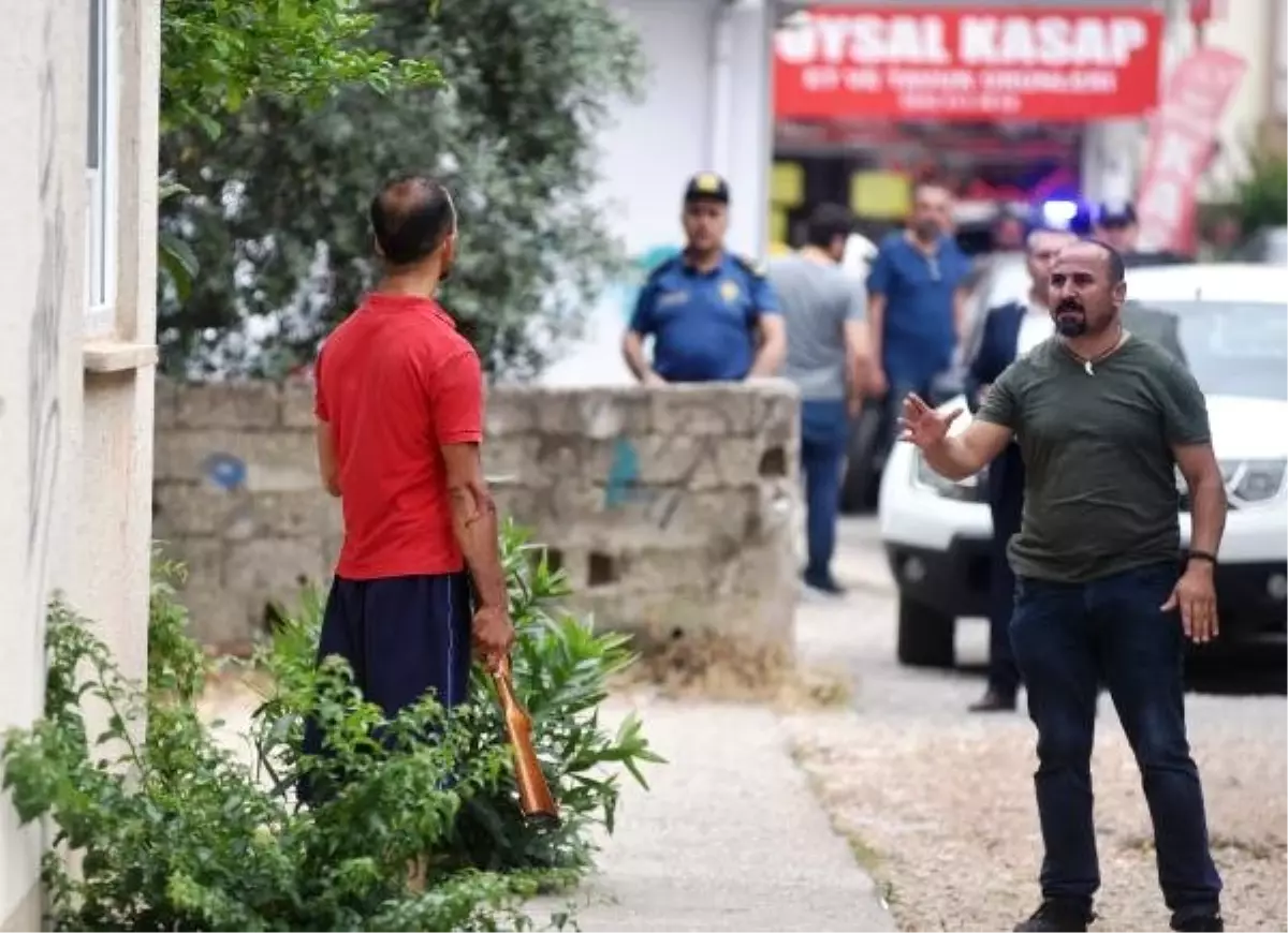 Kovulan işçi, ustabaşını bıçakladı, tüfeği çenesine dayayıp polise direndi