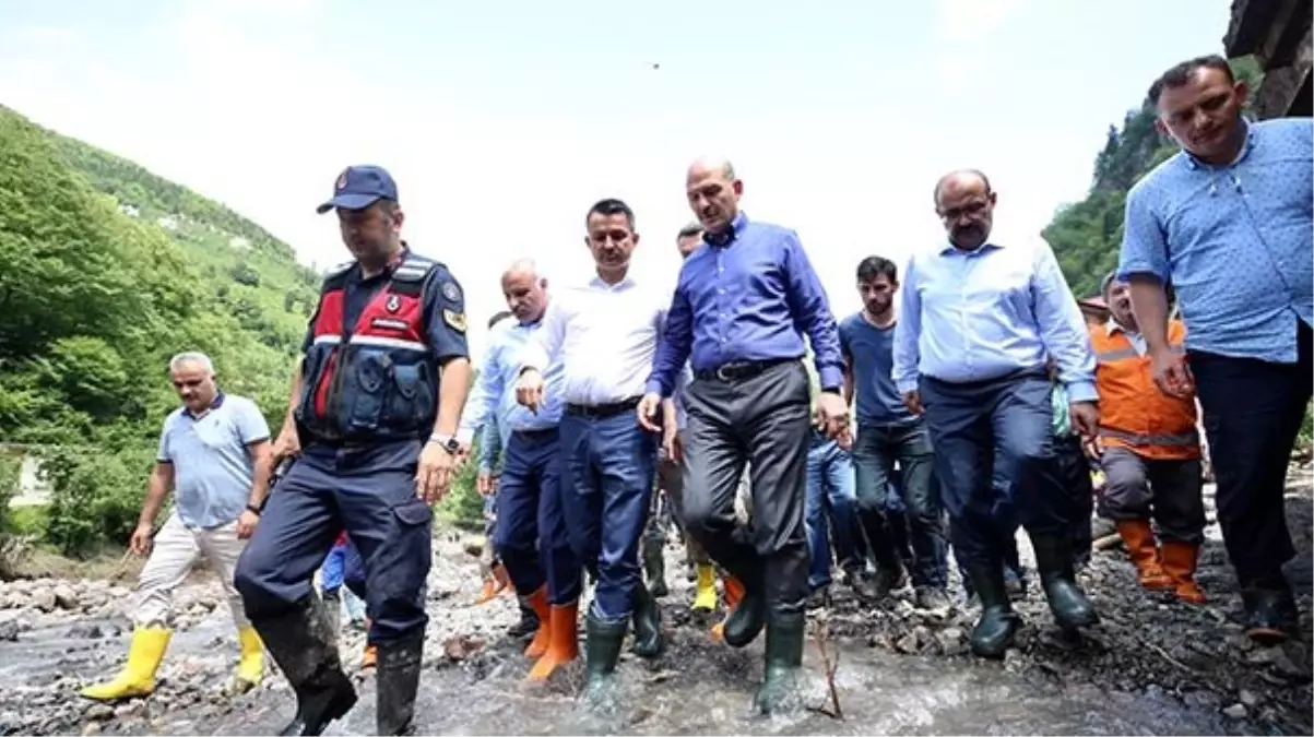 Sel felaketinin ardından Soylu ve Pakdemirli, Araklı-Bayburt kara yolunda inceleme yaptı