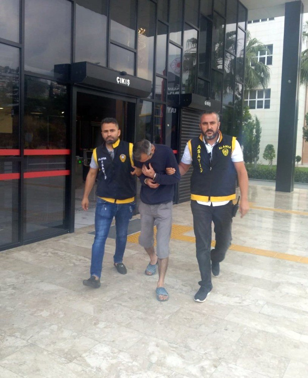 Suç makinesi Alanya\'da yakayı ele verdi