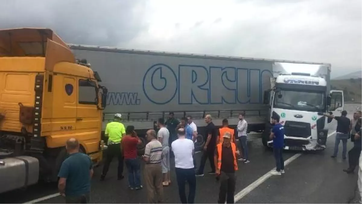 TIR kaza yaptı, Bursa - İstanbul karayolu trafiğe kapandı