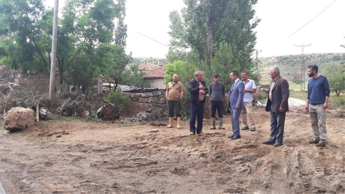 Vali Aktaş sel felaketi yaşayan köyleri ziyaret etti